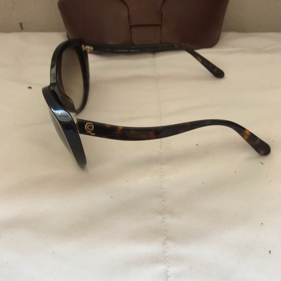 Alexzander McQueen vintage sunglasses - Picture 3 of 3